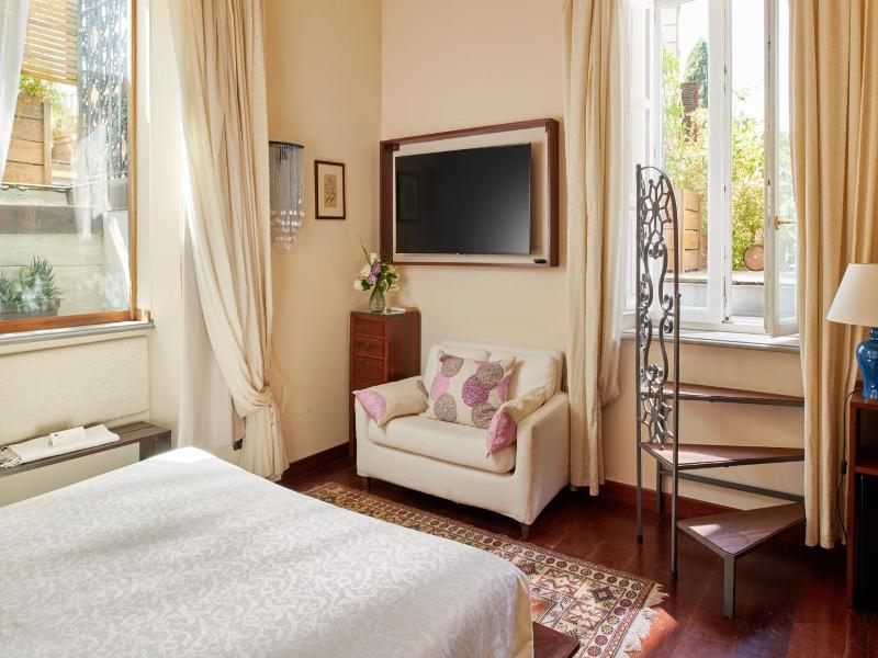 Palm Gallery Hotel image