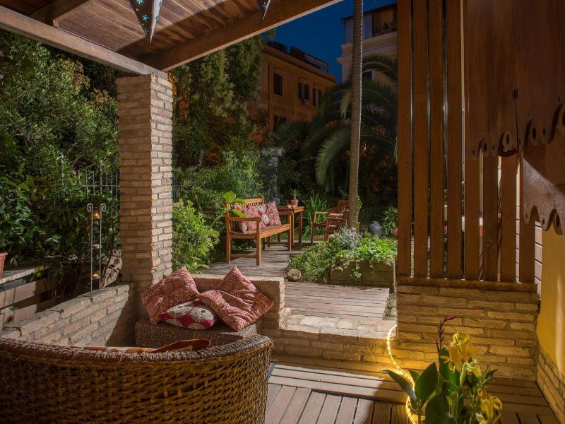 Palm Gallery Hotel image