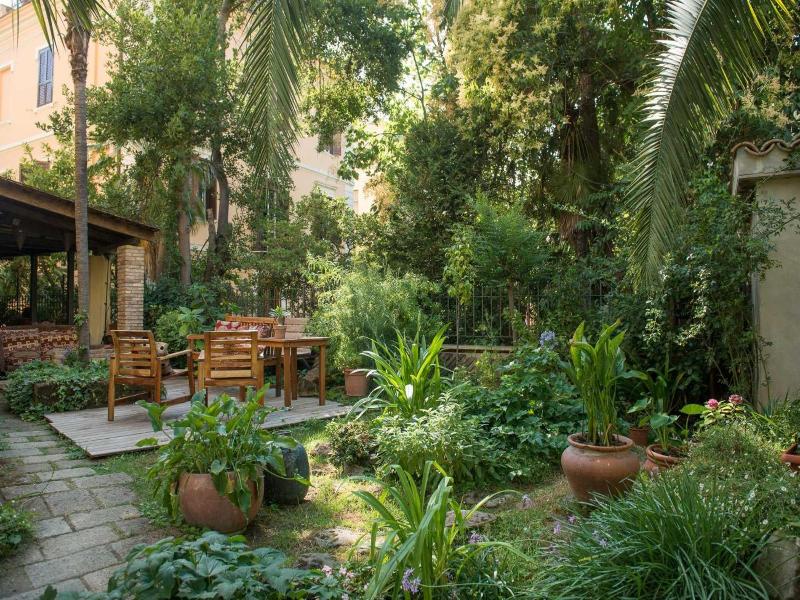 Palm Gallery Hotel image