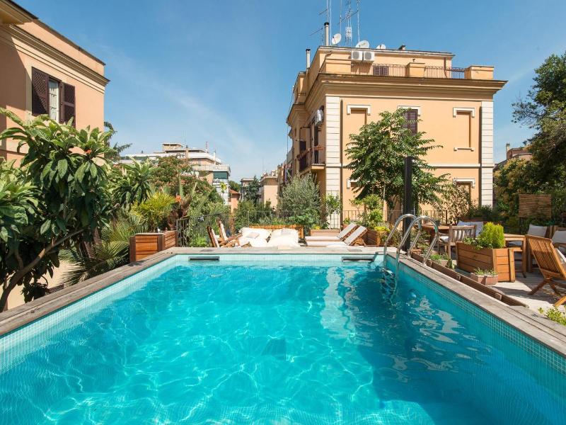 Palm Gallery Hotel image