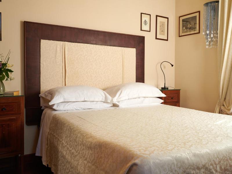 Palm Gallery Hotel image