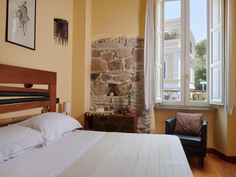 Palm Gallery Hotel image