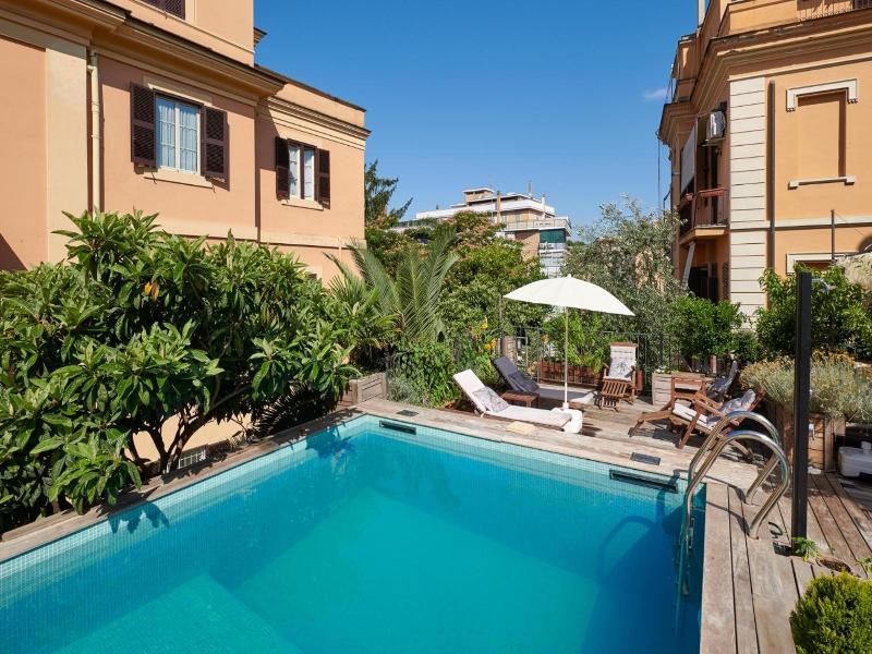 Palm Gallery Hotel image