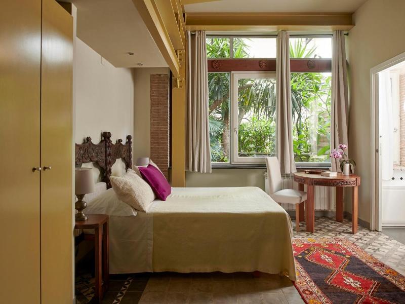 Palm Gallery Hotel image