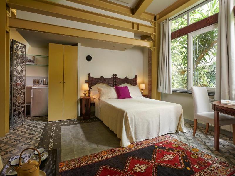 Palm Gallery Hotel image