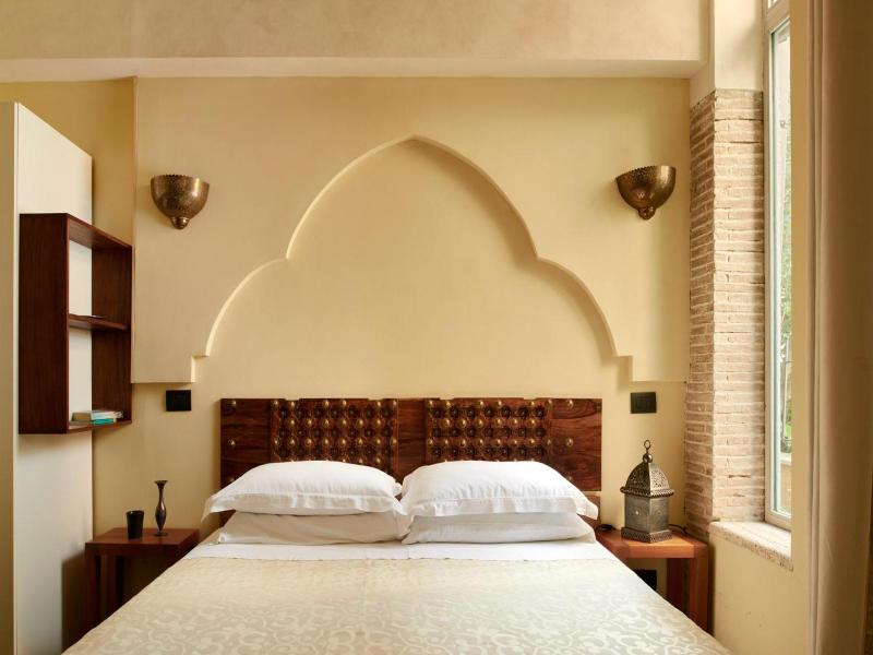 Palm Gallery Hotel image