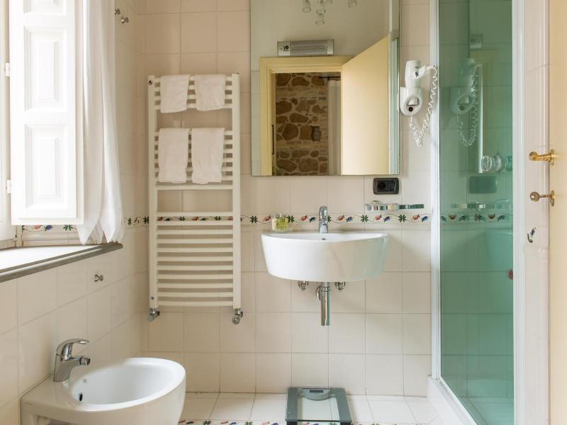 Palm Gallery Hotel image