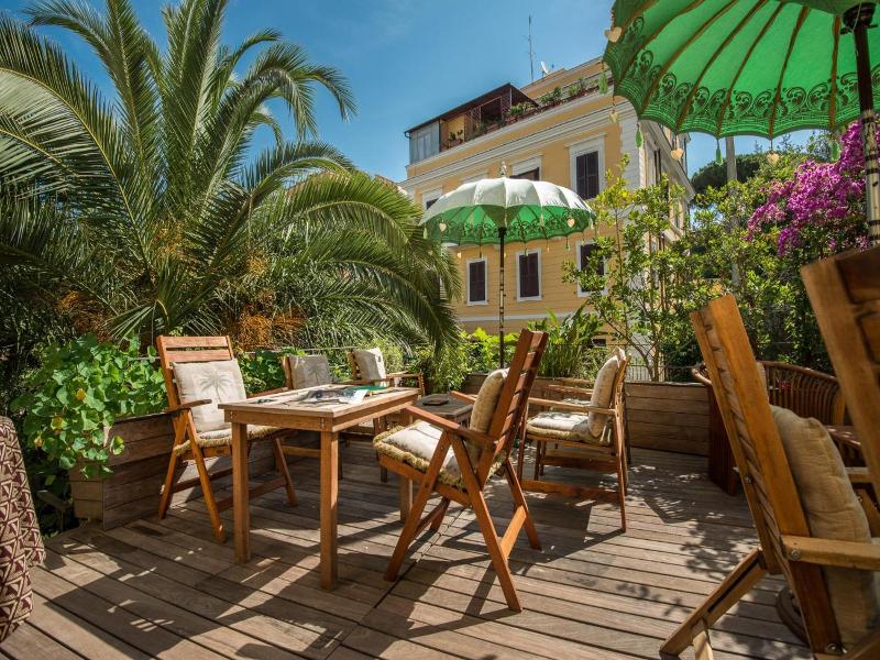 Palm Gallery Hotel image