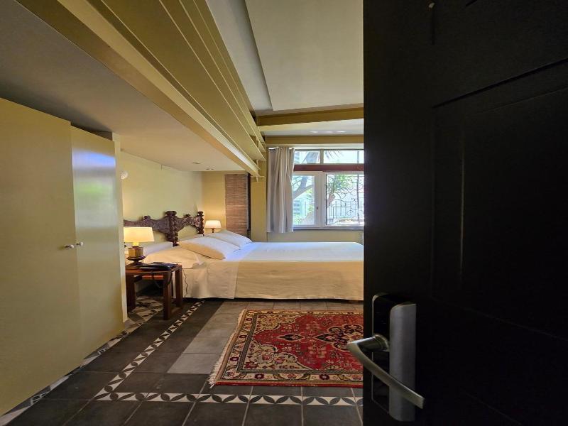 Palm Gallery Hotel image