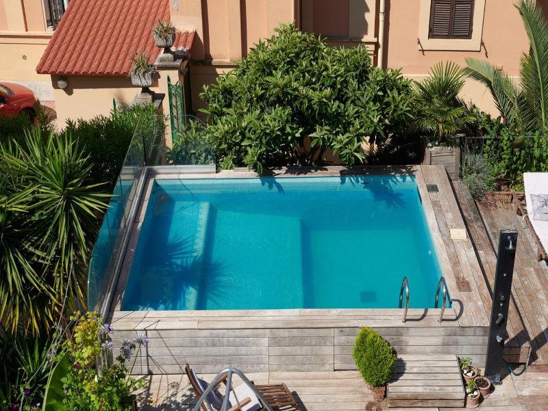 Palm Gallery Hotel image