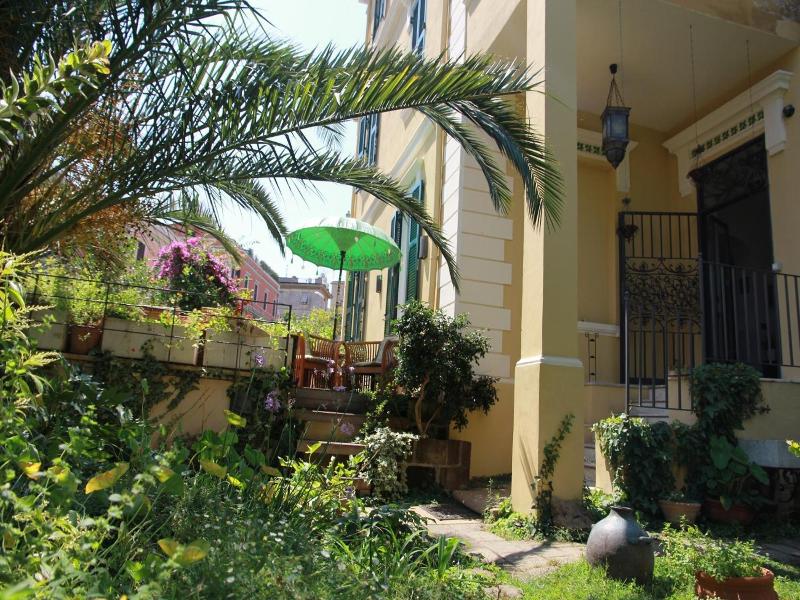 Palm Gallery Hotel image
