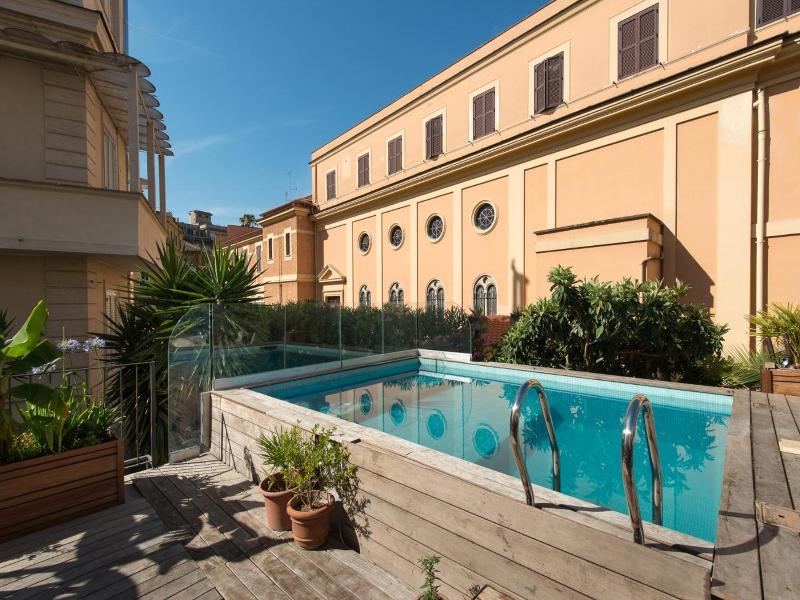 Palm Gallery Hotel image
