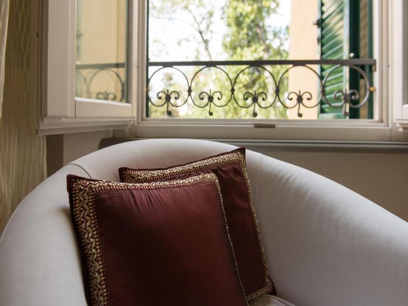 Palm Gallery Hotel image