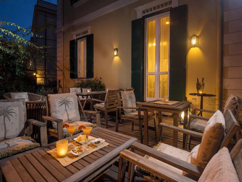 Palm Gallery Hotel image