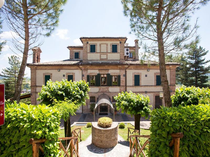 Marchese Del Grillo image