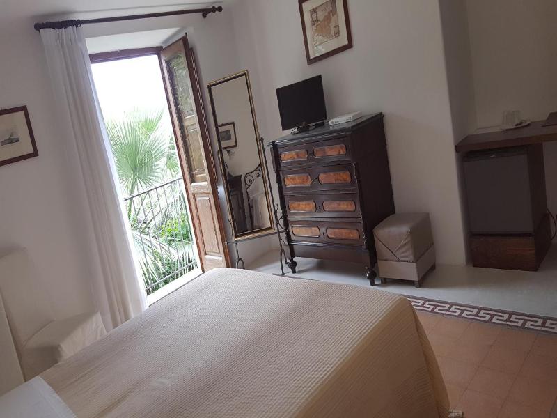 Hotel Santa Marina Antica Foresteria image