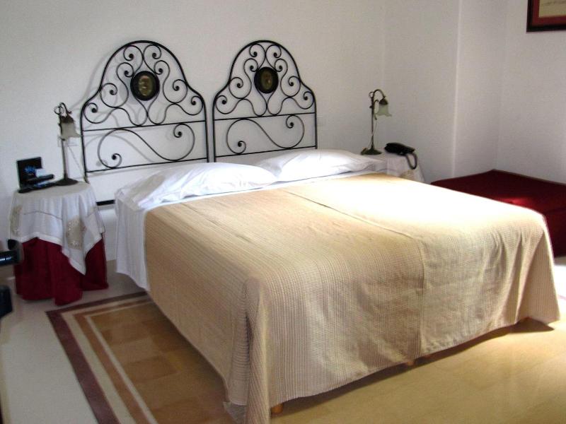 Hotel Santa Marina Antica Foresteria image