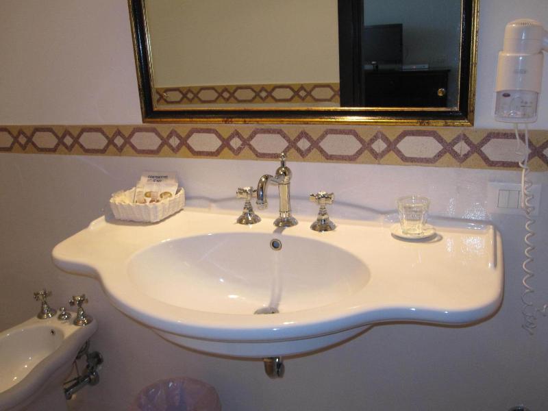 Hotel Santa Marina Antica Foresteria image