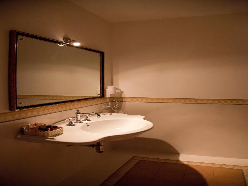 Hotel Santa Marina Antica Foresteria image