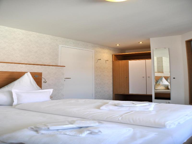 Hotel Hagnauer Seeperle image