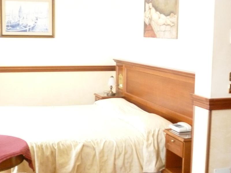 Hotel Minerva image