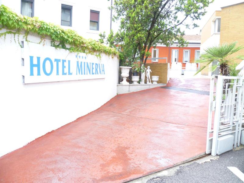 Hotel Minerva image