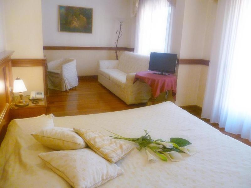 Hotel Minerva image