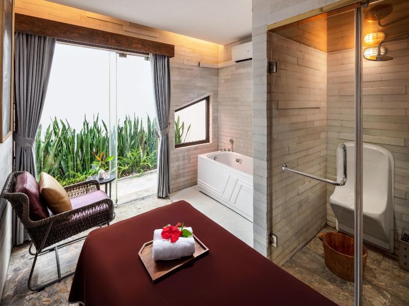 Ravatel Luxury Hotel Bac Giang image