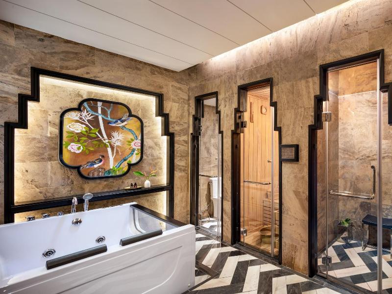 Ravatel Luxury Hotel Bac Giang image
