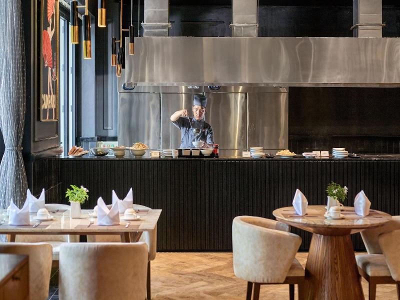 Ravatel Luxury Hotel Bac Giang image