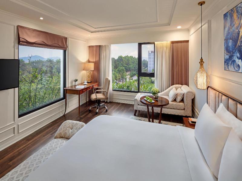 Ravatel Luxury Hotel Bac Giang image