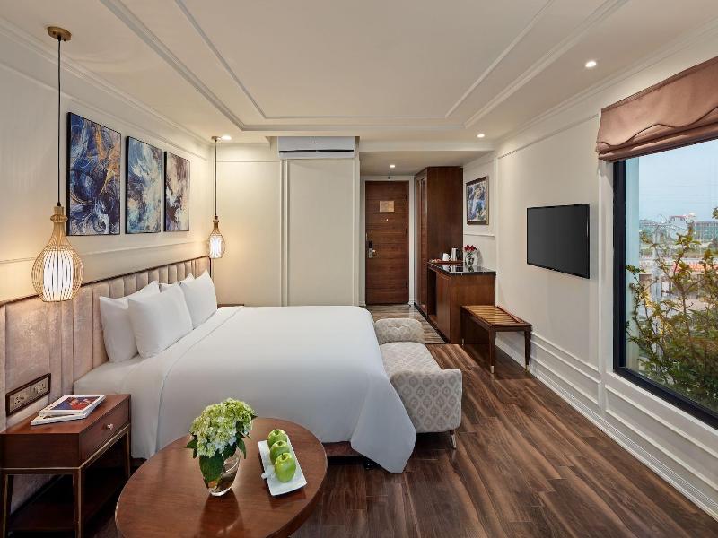 Ravatel Luxury Hotel Bac Giang image