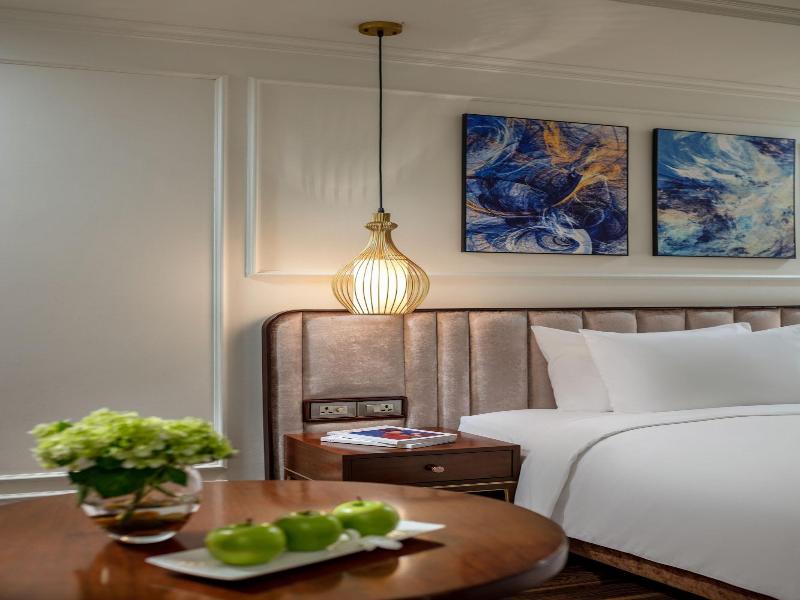 Ravatel Luxury Hotel Bac Giang image
