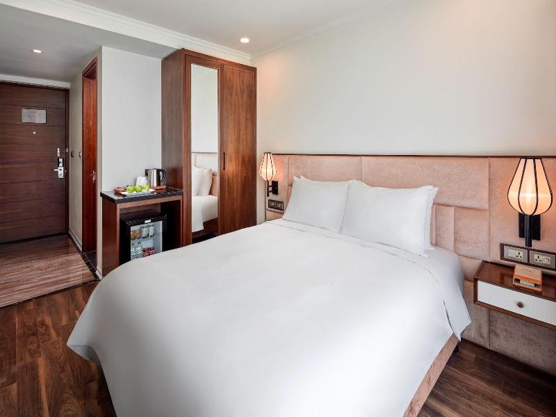 Ravatel Luxury Hotel Bac Giang image