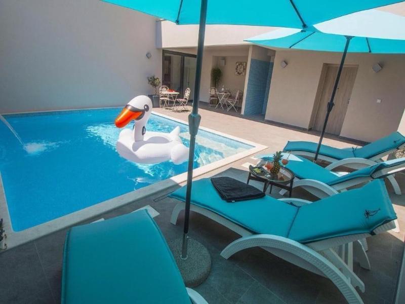 Luxury Rooms Pino image