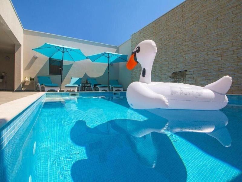 Luxury Rooms Pino image