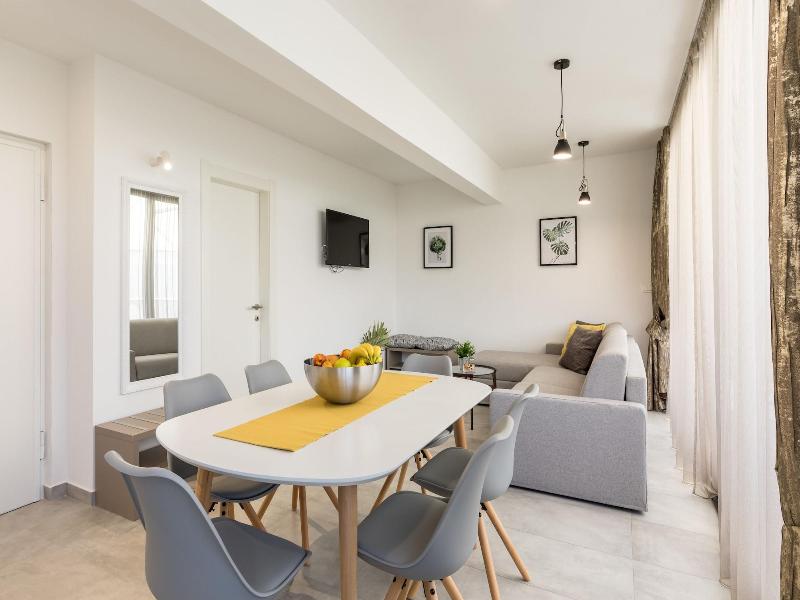 Luxury Rooms Pino image