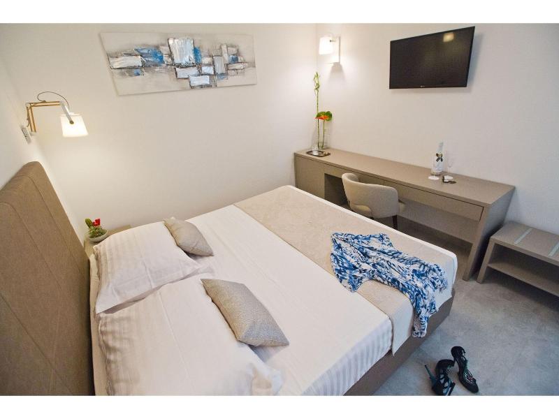 Luxury Rooms Pino image