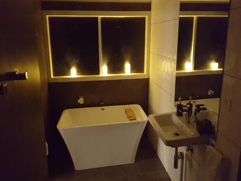 Lara Lodge image