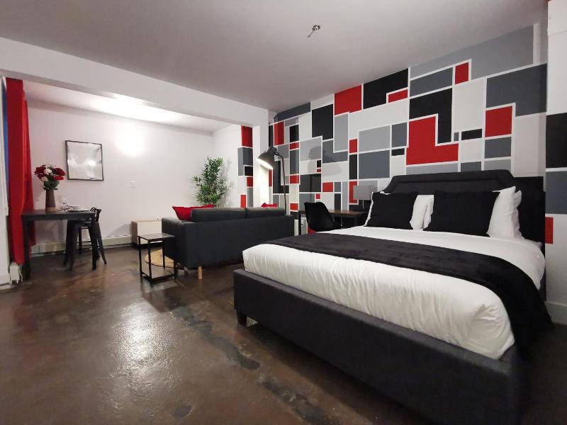 Cameo Hotel And Suites