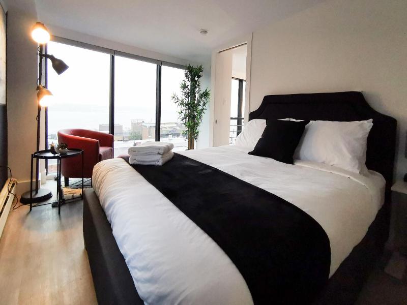 Cameo Hotel And Suites