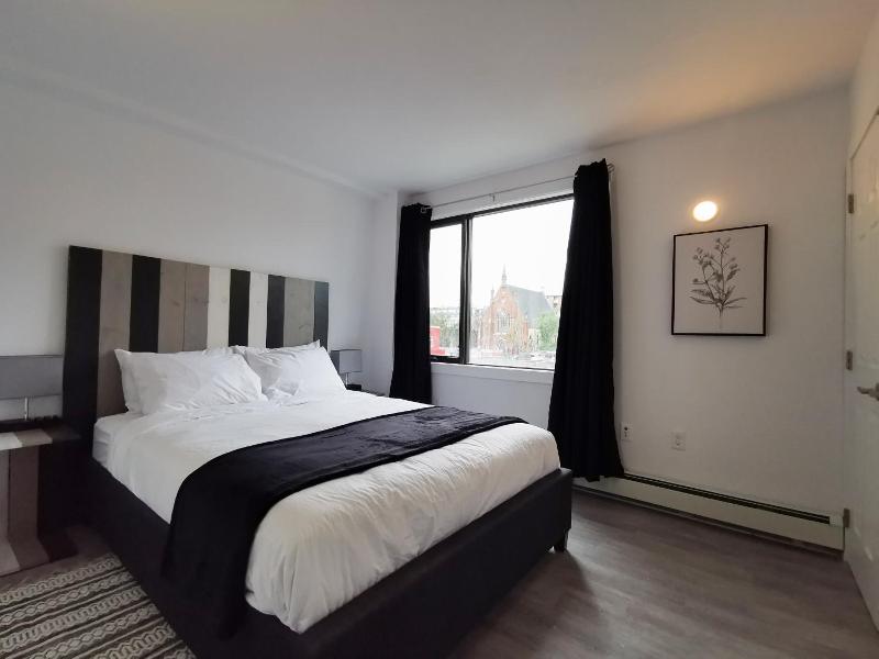 Cameo Hotel And Suites