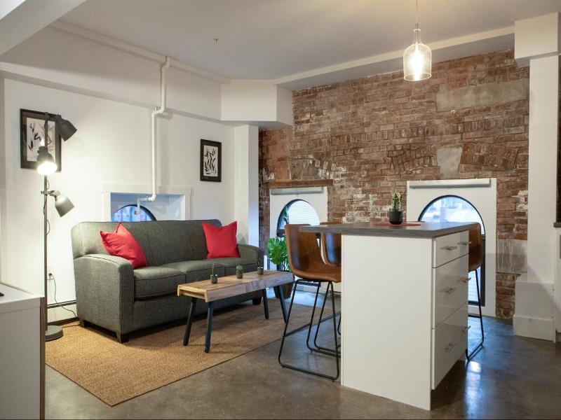 Cameo Hotel And Suites