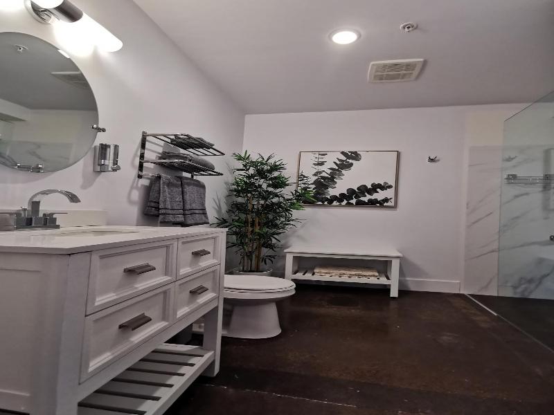 Cameo Hotel And Suites