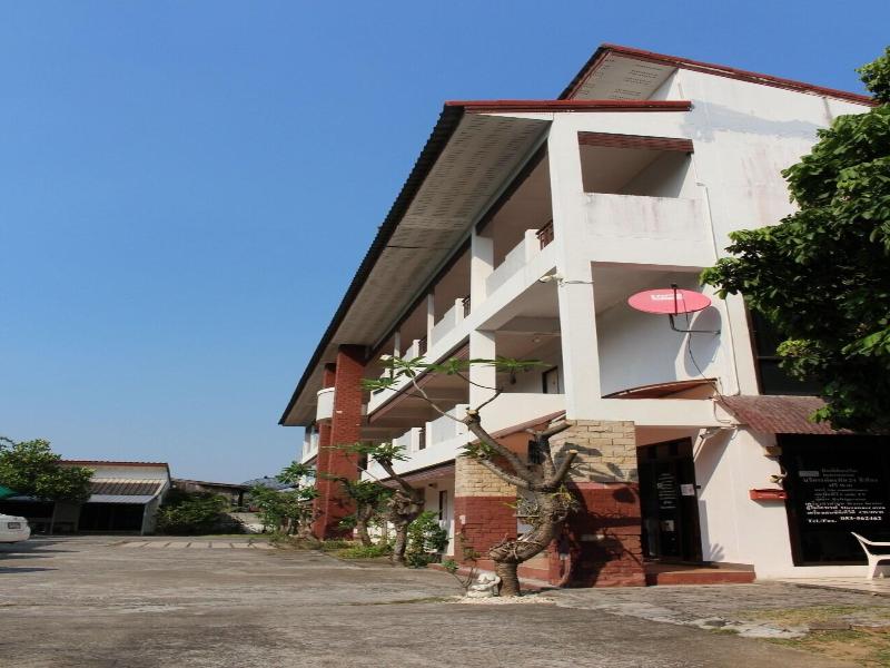 Oyo 75420 Howto Hotel image