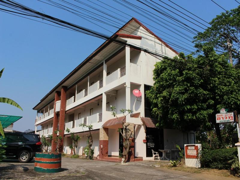 Oyo 75420 Howto Hotel image