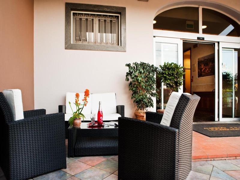 Hotel La Campagnola image