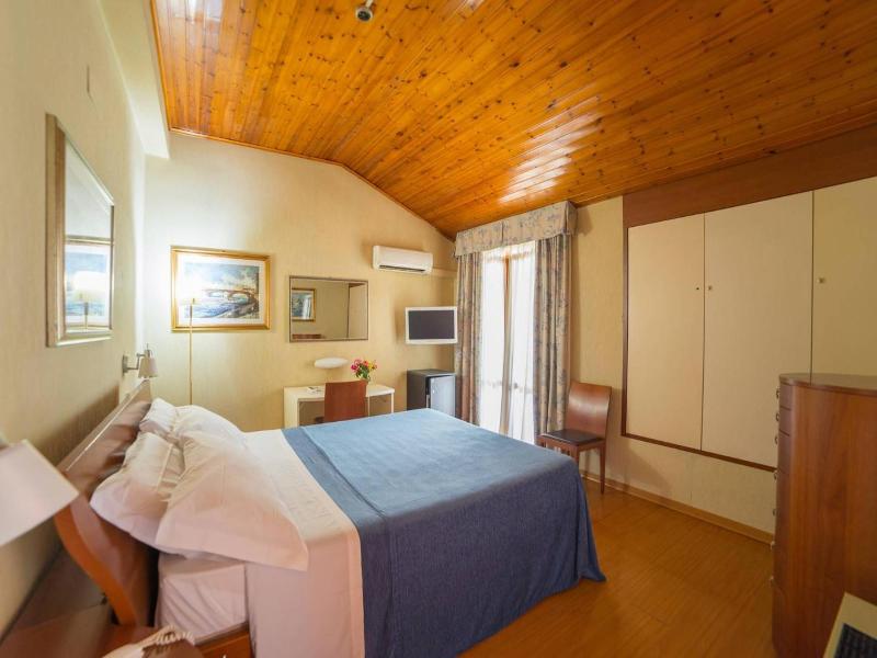 Montebello Park Hotel image