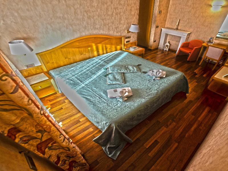 Hotel Lory & Ristorante Ferraro image