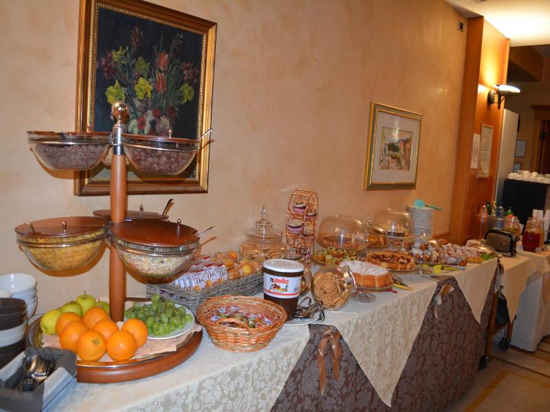 Hotel Lory & Ristorante Ferraro image